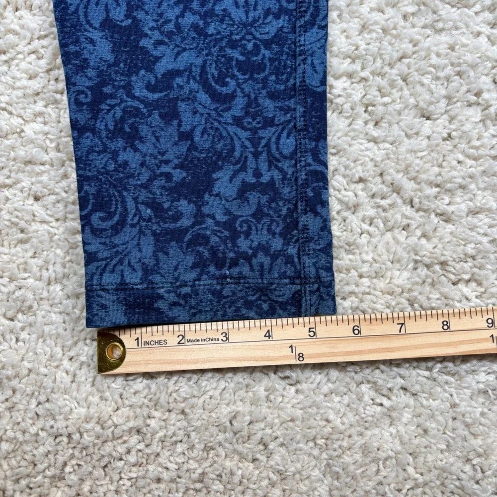 Chicos Zenergy Blue Damask Floral Leggings Womens Size 2‎ US 12/14 Stretch Crop
